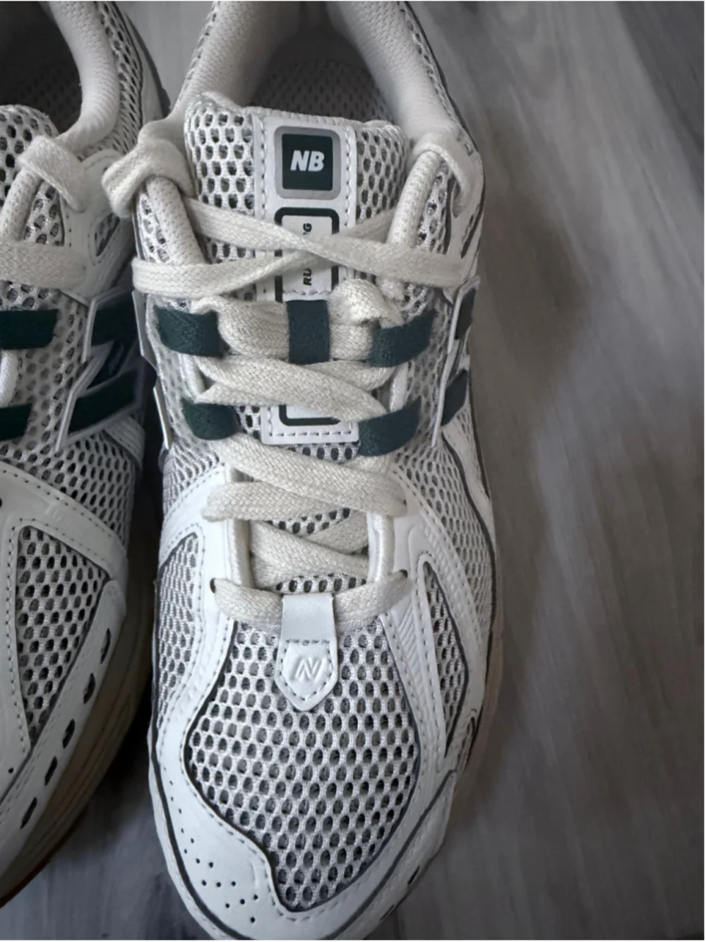 New Balance 1906R M1906RQ White Green Men 8 Women 9.5 Y2K Sneakers